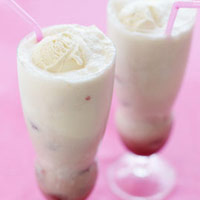 Raspberry & Champagne Ice Cream Floats