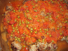 Albóndigas - Meatballs in spicy tomato sauce